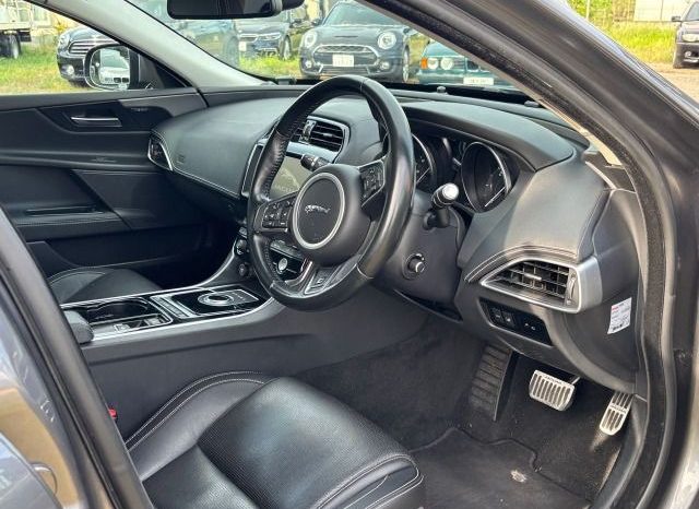 JAGUAR XE 20D R Sport 2016 full