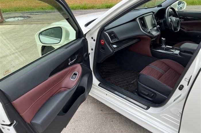 Toyota Crown Athlete 2014 full