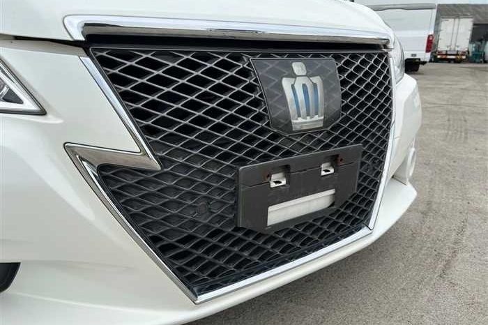 Toyota Crown Athlete 2014 full