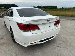 Toyota Crown Athlete 2014 full