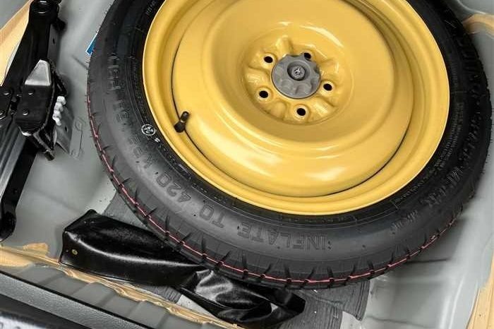 Toyota Crown Athlete 2014 full