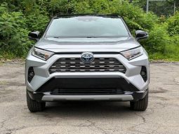 Toyota RAV4 Hybrid SE 2020 full