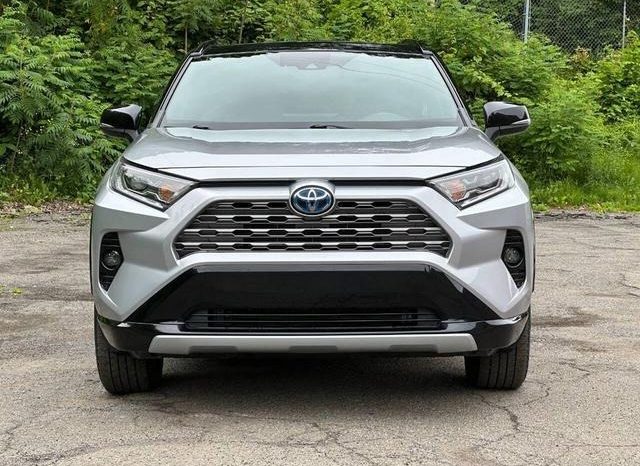 Toyota RAV4 Hybrid SE 2020 full