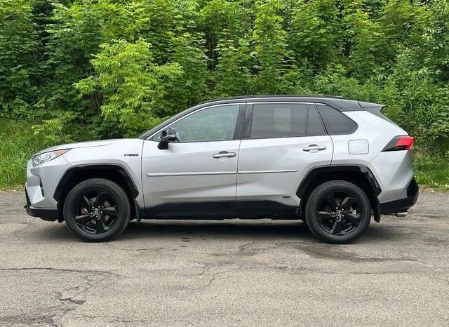 Toyota RAV4 Hybrid SE 2020 full