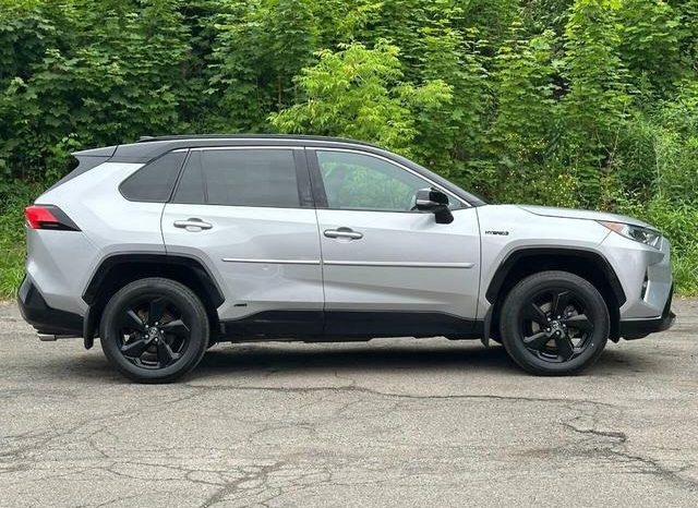 Toyota RAV4 Hybrid SE 2020 full