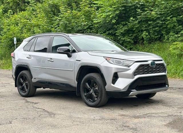 Toyota RAV4 Hybrid SE 2020 full