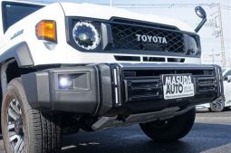 Toyota Land Cruiser 70 full