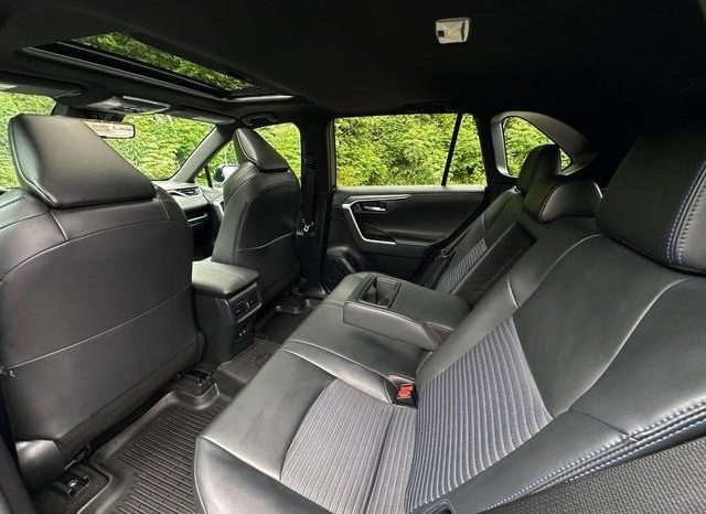 Toyota RAV4 Hybrid SE 2020 full