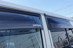 Toyota Land Cruiser 70 full