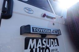 Toyota Land Cruiser 70 full