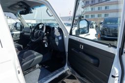 Toyota Land Cruiser 70 full