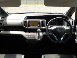 Honda Step Wagon Spada Z Cool Spirit full