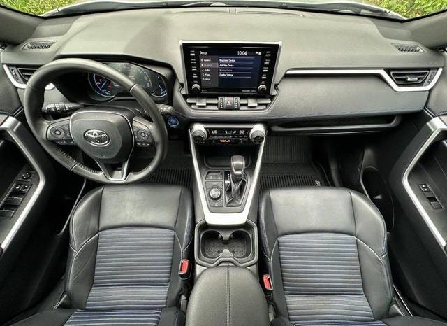 Toyota RAV4 Hybrid SE 2020 full