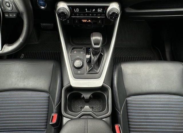 Toyota RAV4 Hybrid SE 2020 full