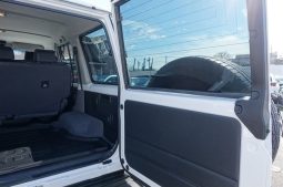 Toyota Land Cruiser 70 full