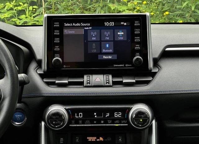 Toyota RAV4 Hybrid SE 2020 full