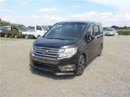 Honda Step Wagon Spada Z Cool Spirit full