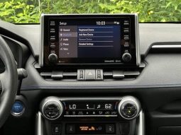 Toyota RAV4 Hybrid SE 2020 full