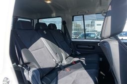 Toyota Land Cruiser 70 full