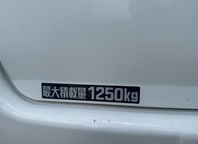 Toyota Hiace Van 1RZ 2002 full