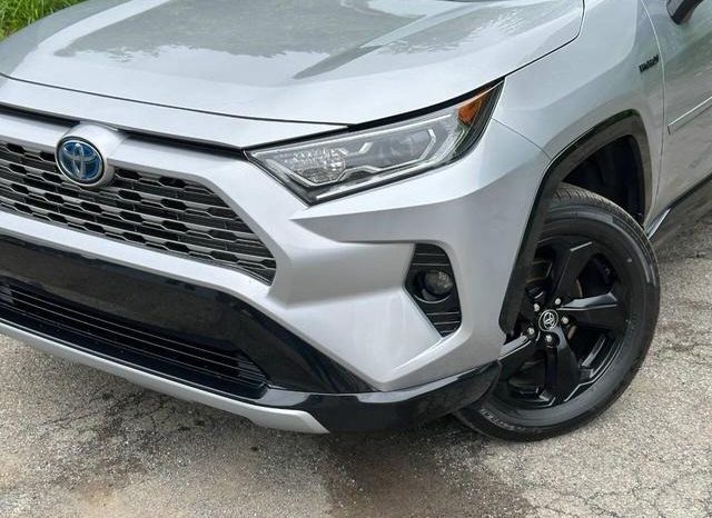 Toyota RAV4 Hybrid SE 2020 full