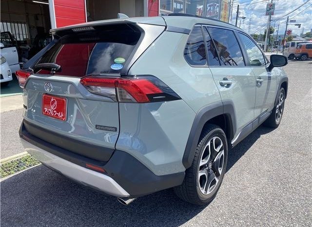 Toyota RAV4 Adventure full