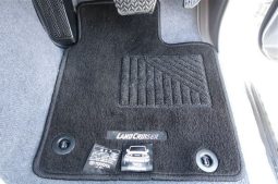 Toyota Land Cruiser 70 full