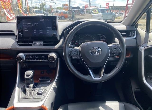 Toyota RAV4 Adventure full