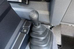 Toyota Land Cruiser 70 full