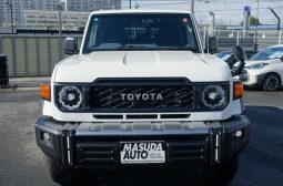 Toyota Land Cruiser 70 full