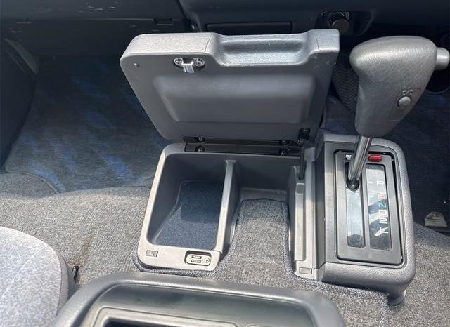 Toyota Hiace Van 1RZ 2002 full