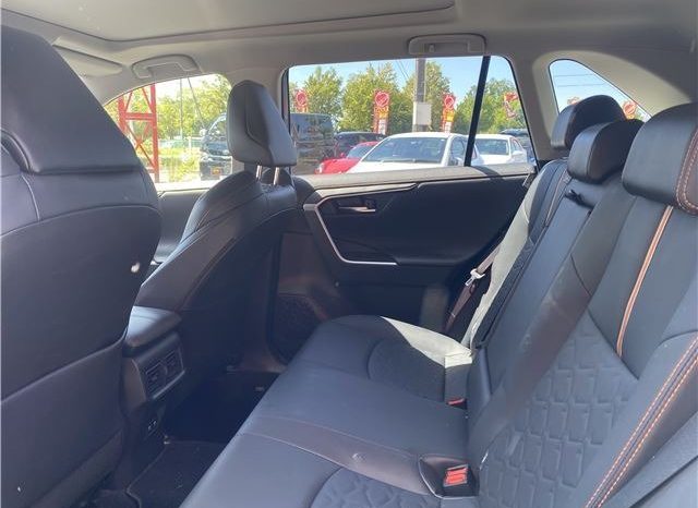 Toyota RAV4 Adventure full