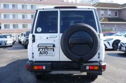 Toyota Land Cruiser 70 full
