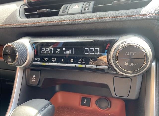 Toyota RAV4 Adventure full