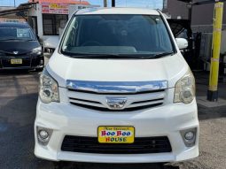 Toyota Noah SI 2012 full