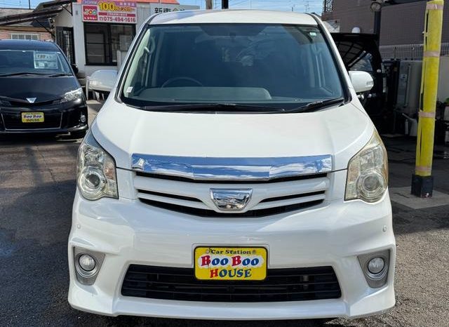 Toyota Noah SI 2012 full
