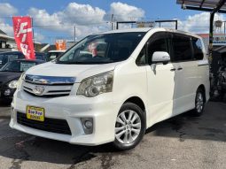 Toyota Noah SI 2012 full