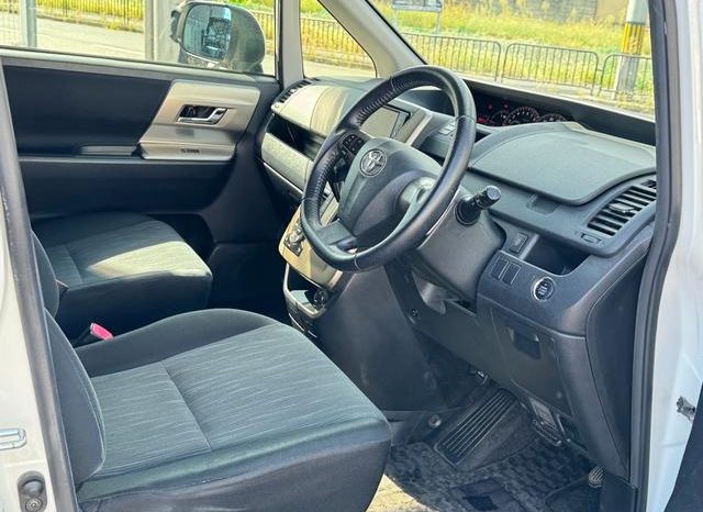 Toyota Noah SI 2012 full