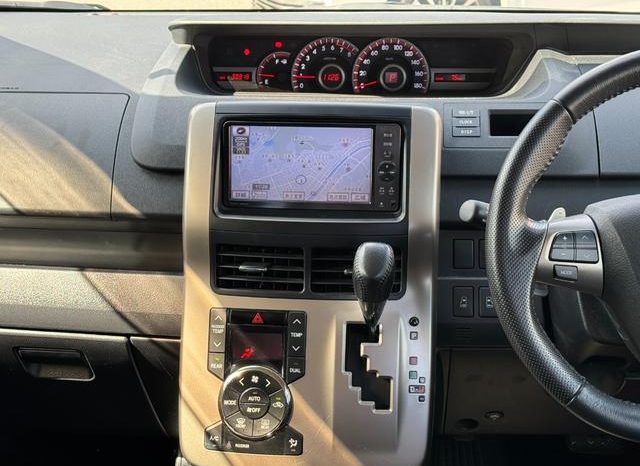 Toyota Noah SI 2012 full