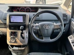 Toyota Noah SI 2012 full