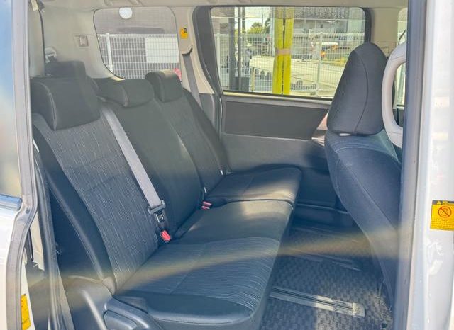 Toyota Noah SI 2012 full