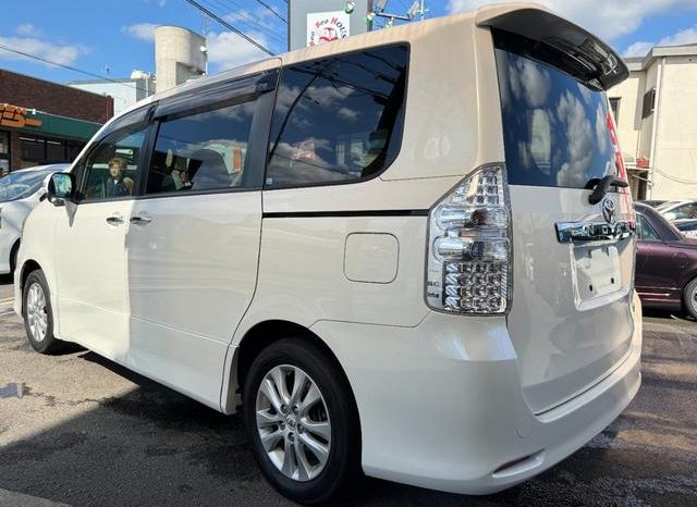 Toyota Noah SI 2012 full