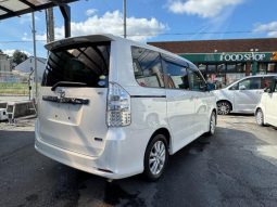 Toyota Noah SI 2012 full