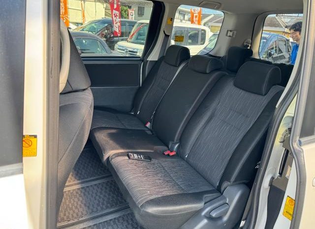 Toyota Noah SI 2012 full