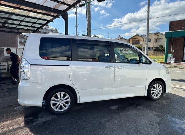 Toyota Noah SI 2012 full