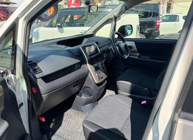 Toyota Noah SI 2012 full