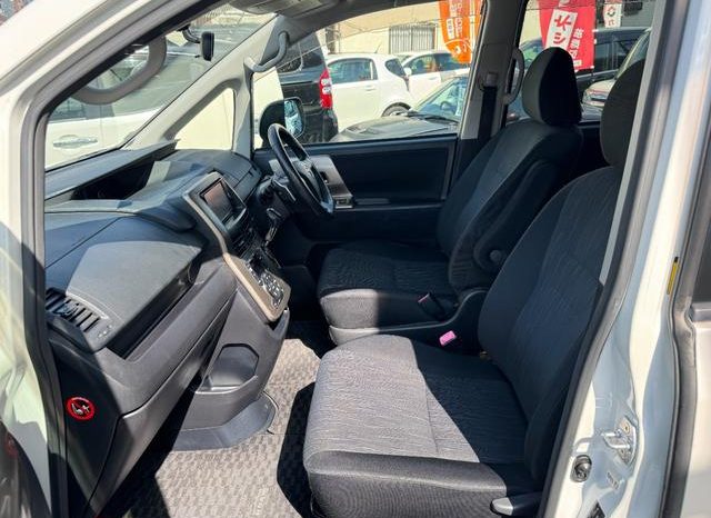 Toyota Noah SI 2012 full