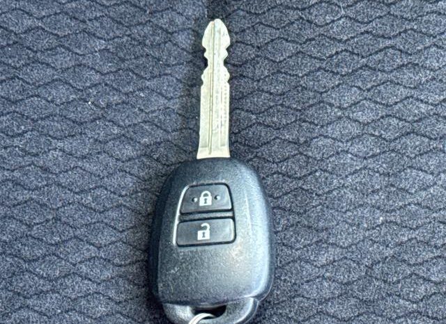 Toyota Corolla Axio 1.5G 2016 full