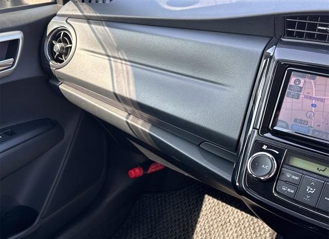 Toyota Corolla Axio 1.5G 2016 full