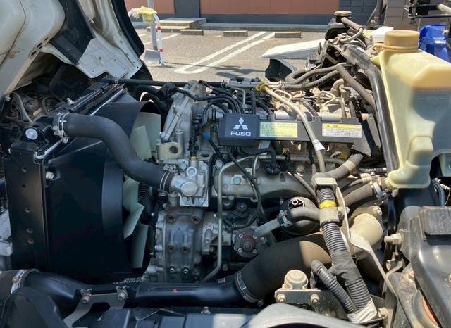 Mitsubishi Fuso Canter 2015 full